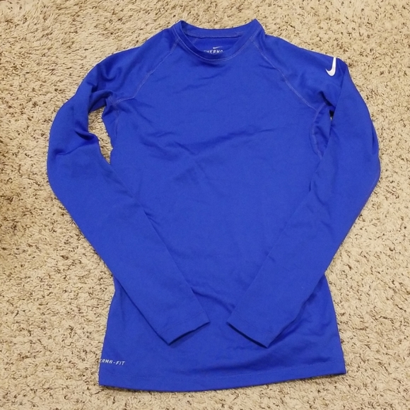 nike therma fit long sleeve